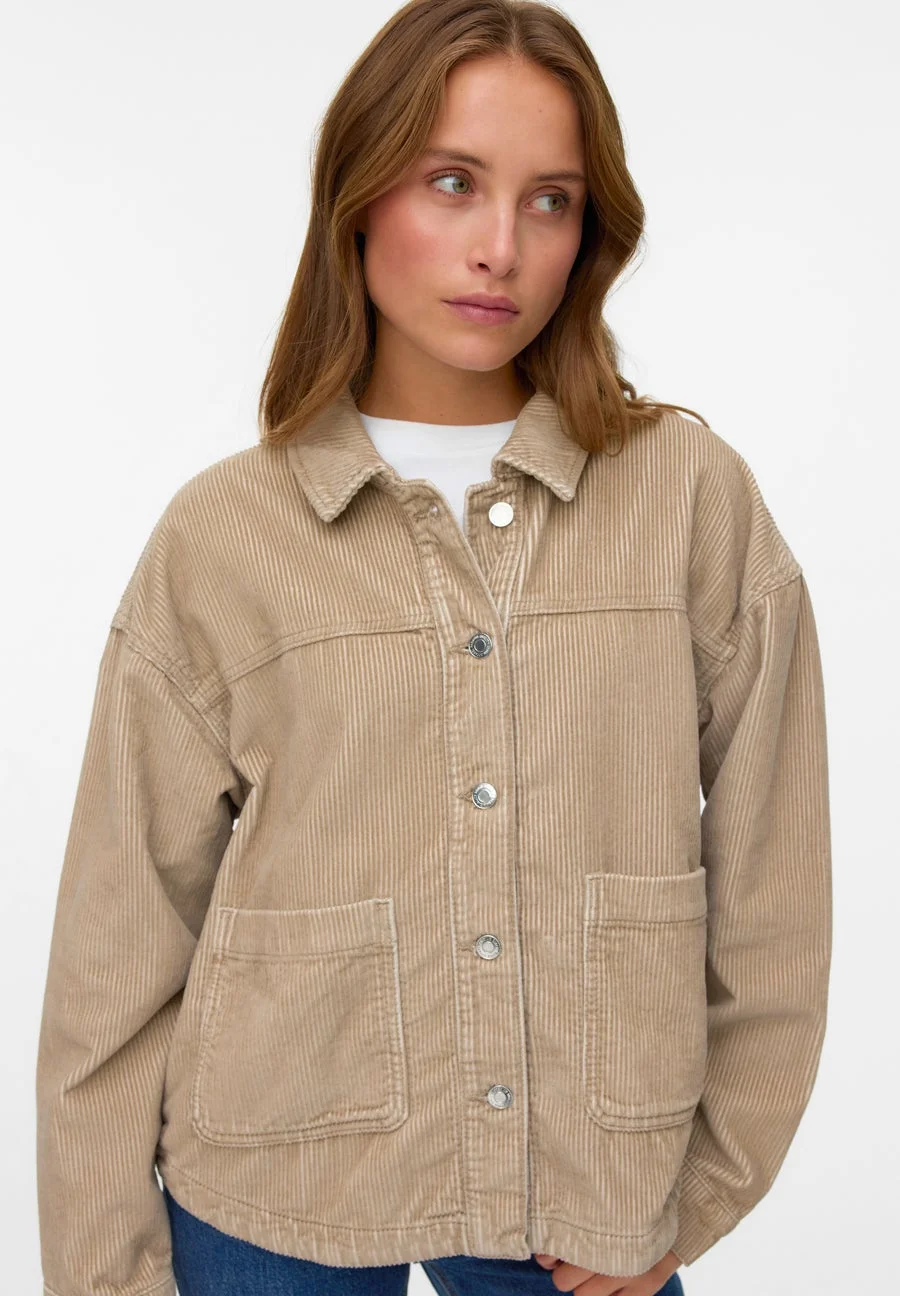 Veste-chemise VERO MODA : élégance en velours côtelé recyclé