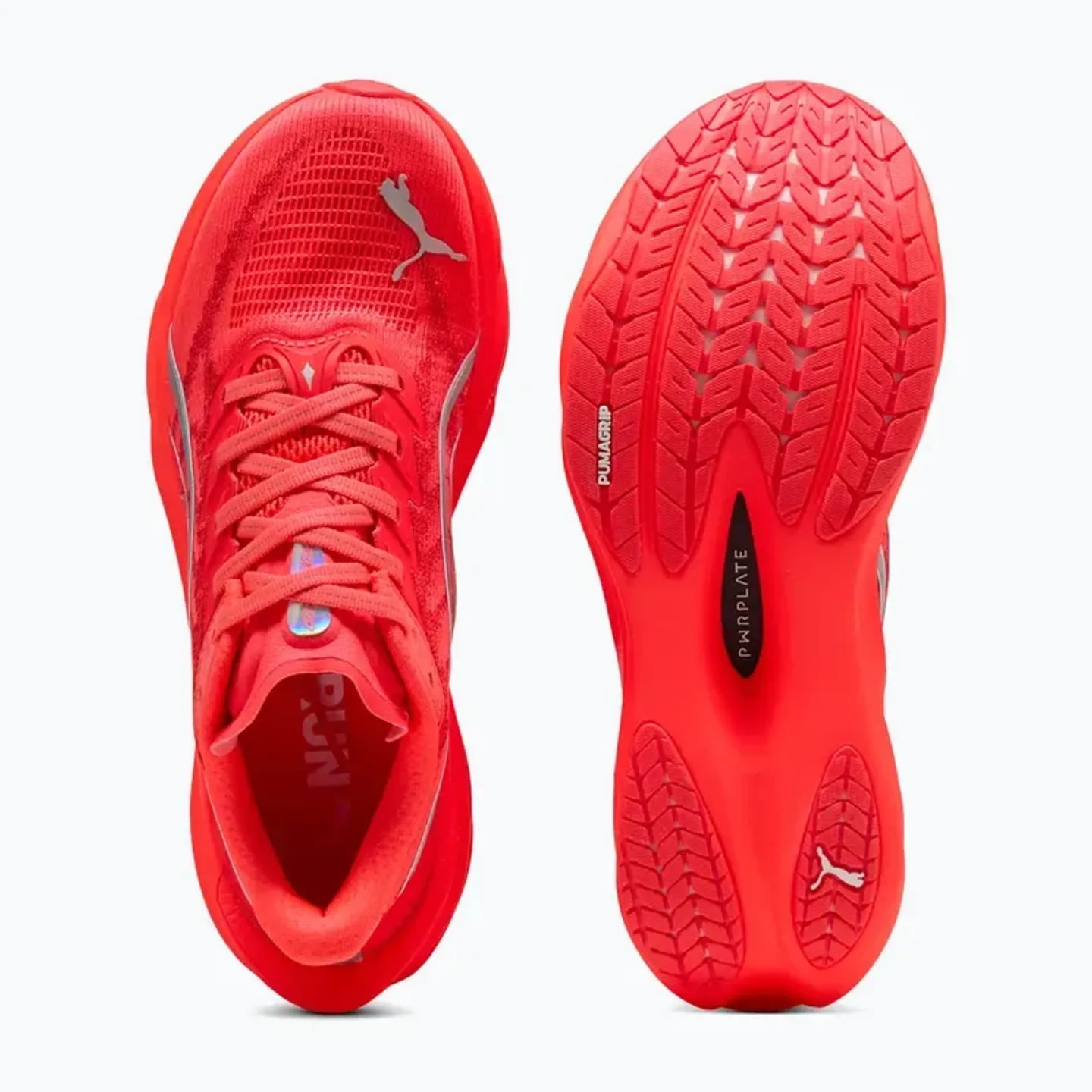 Packshot de la Puma Chaussures De Running Route Deviate Nitro 4 Femme Plaque Carbone, vue de profil.