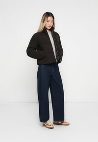 Veste courte matelassée VERO MODA - Chaleur & style polyvalent